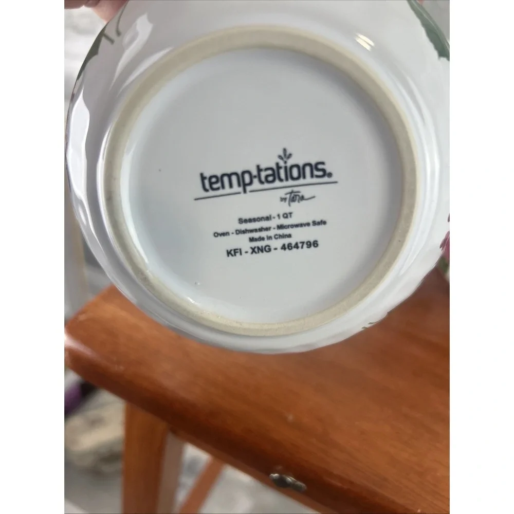 Temp-tations By Tara Hydrangea 1 & 2 QT Nesting Bowls